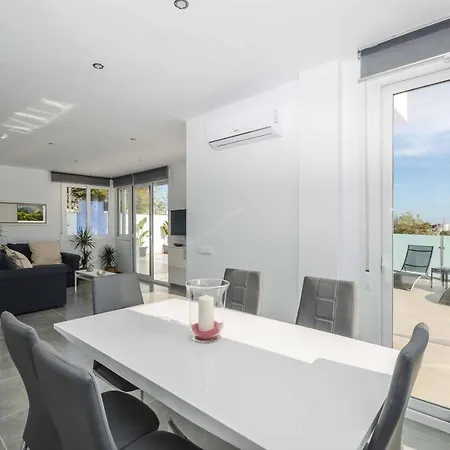 Antonio Pulga Vila *