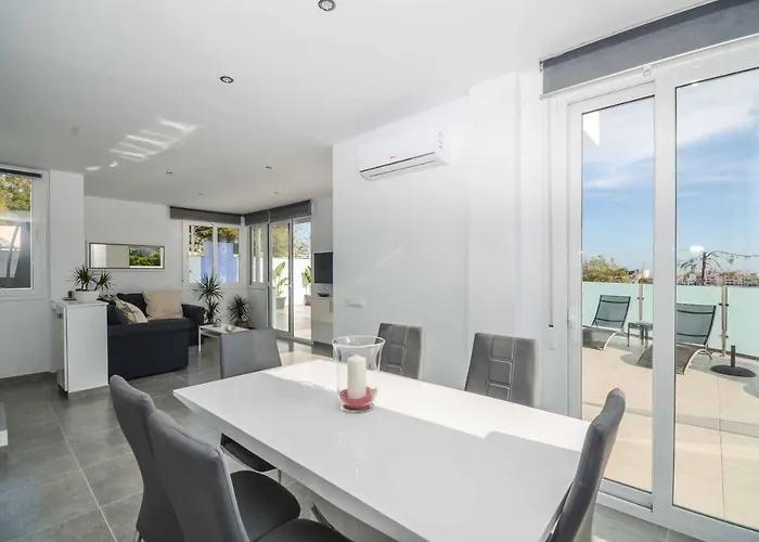 Antonio Pulga Vila *